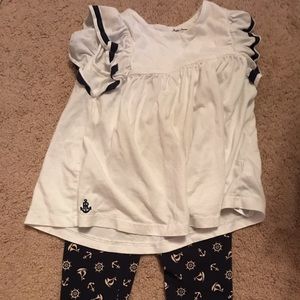 Short sleeve shirt with leggings